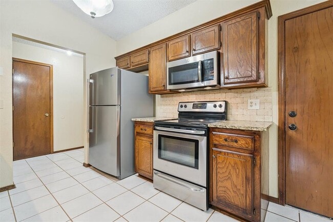 Building Photo - 16404 Del Mar Dr