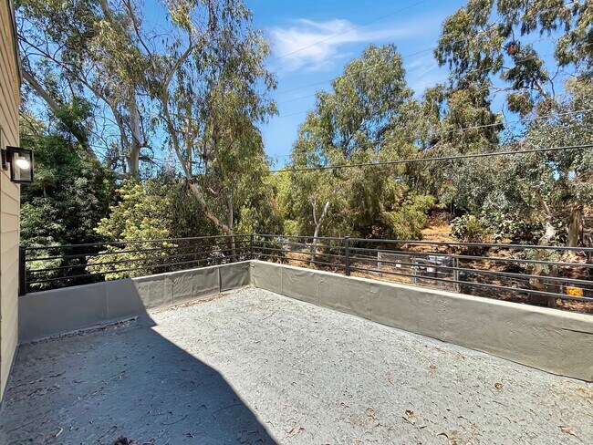 Building Photo - Charming 2BD/2BA Home in North Park W/ W/D...