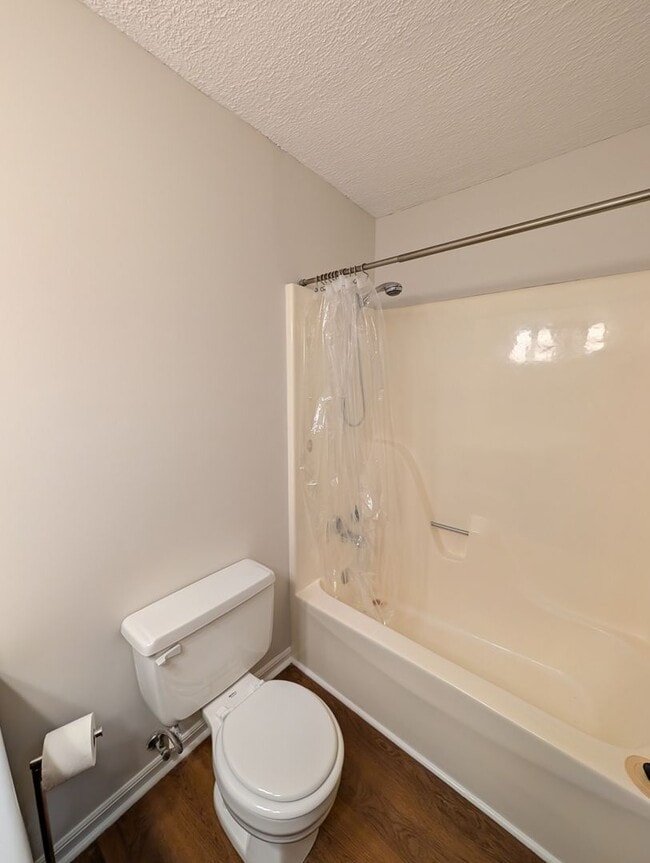 Building Photo - Weaverville Rental
