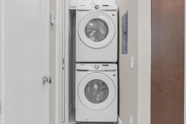 Building Photo - 15 Ocean Breeze