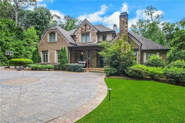 Building Photo - 5265 Peachtree Dunwoody Rd NE