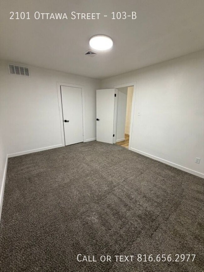 Building Photo - 2101 Ottawa St