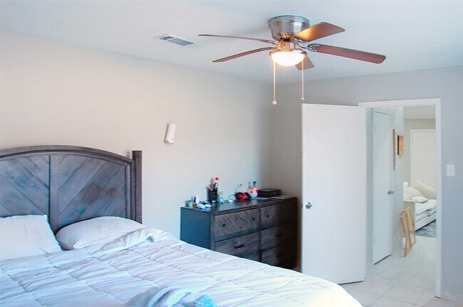 Building Photo - 15510 W Barbara Cir