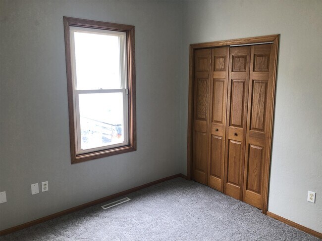 Building Photo - 111 E Follett St
