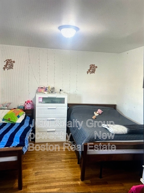 Building Photo - 502 Beach St