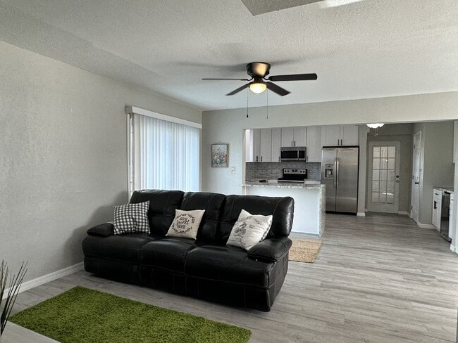 Building Photo - "Elegant 3-Bed Waterfront pool Home"