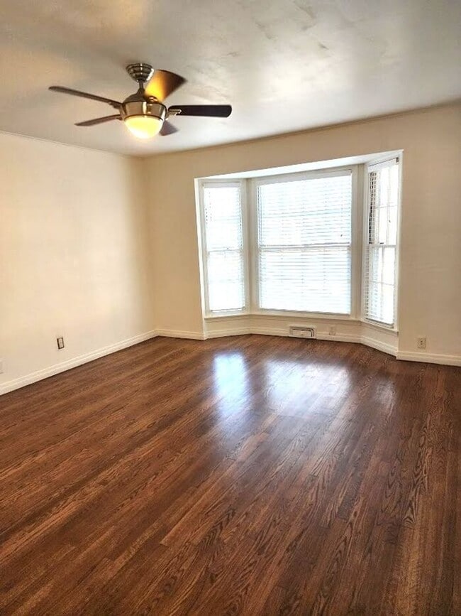 Building Photo - 2 Bed 1.5 Bath 1 Car Garage in the GRADY MUSGRAVE LAKESIDE Addition