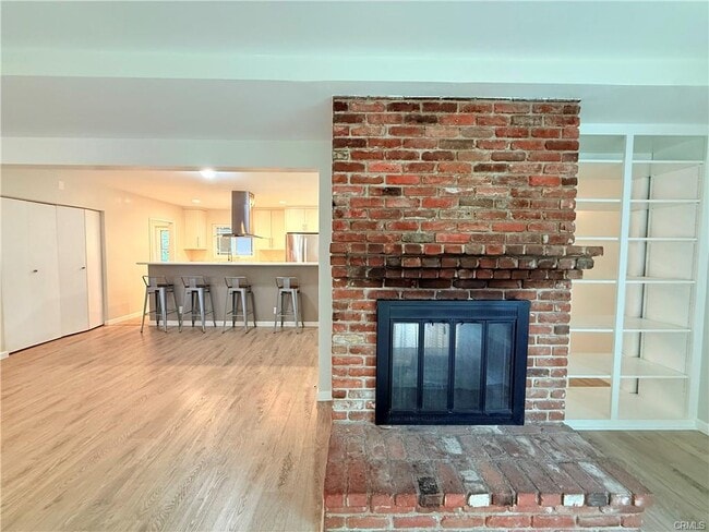 Primary Photo - 4916 Briggs Ave