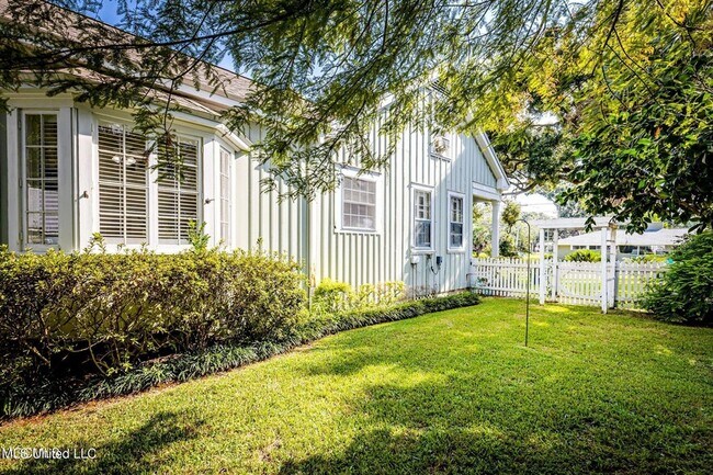 Building Photo - 145 St Francis St