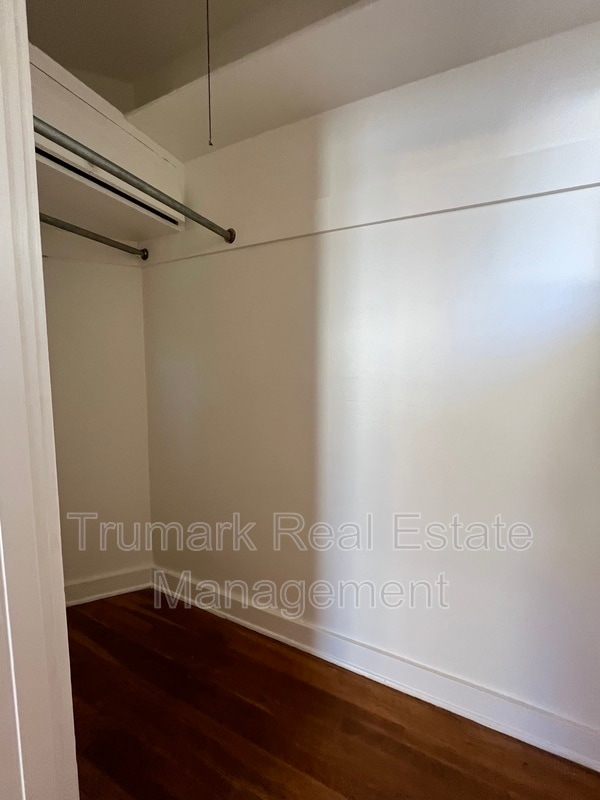 Building Photo - 1887 Monte Vista St