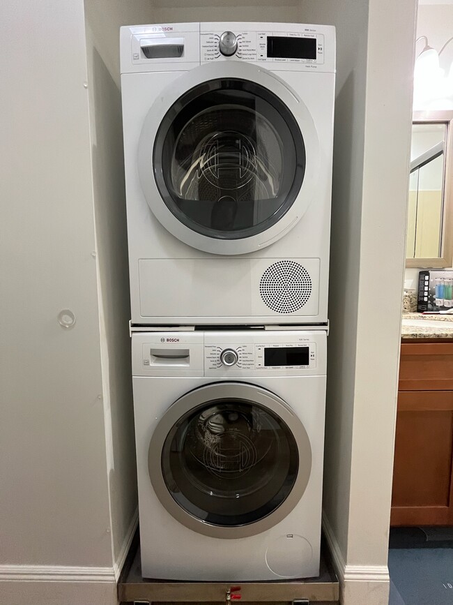 Building Photo - 324 Nassau Ln