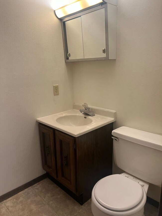 Building Photo - VP-507