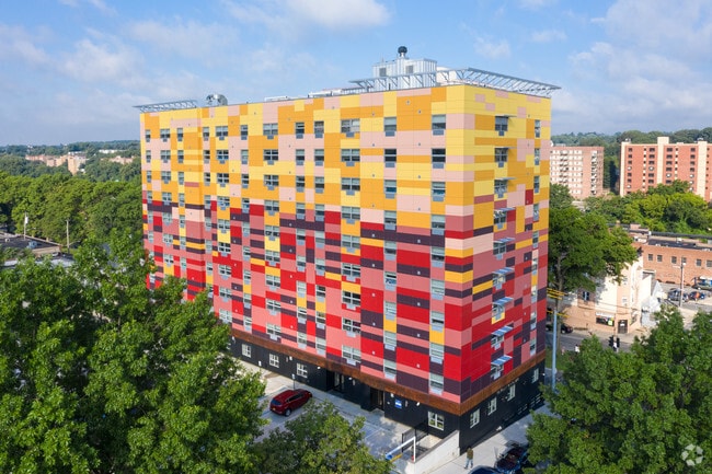 Building Photo - The Modern