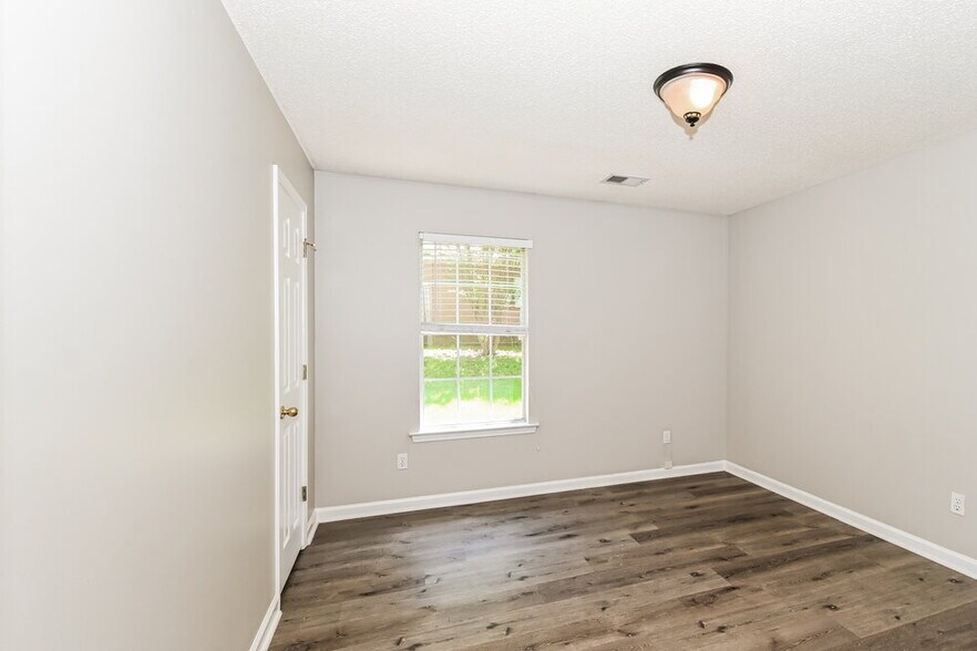 Building Photo - 5791 Pecan Trce