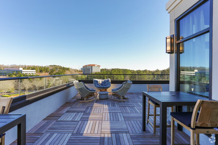 Sky Lounge - Lights at Northwinds