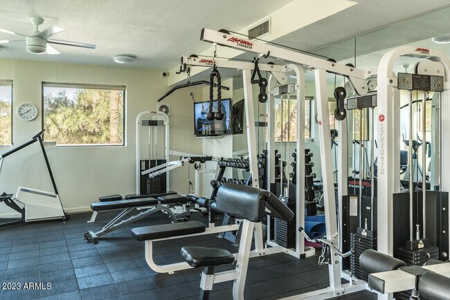 Building Photo - 9708 E Vía Linda