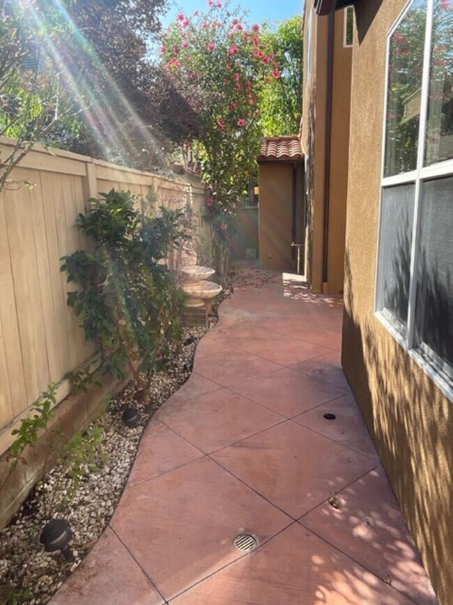 Building Photo - **Coming Soon**3 Bedroom 2 Bath Home in th...