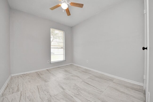 Building Photo - 4830 Ridgestone St