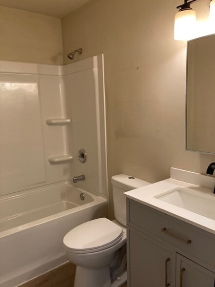 Building Photo - 629 Kennedy Dr