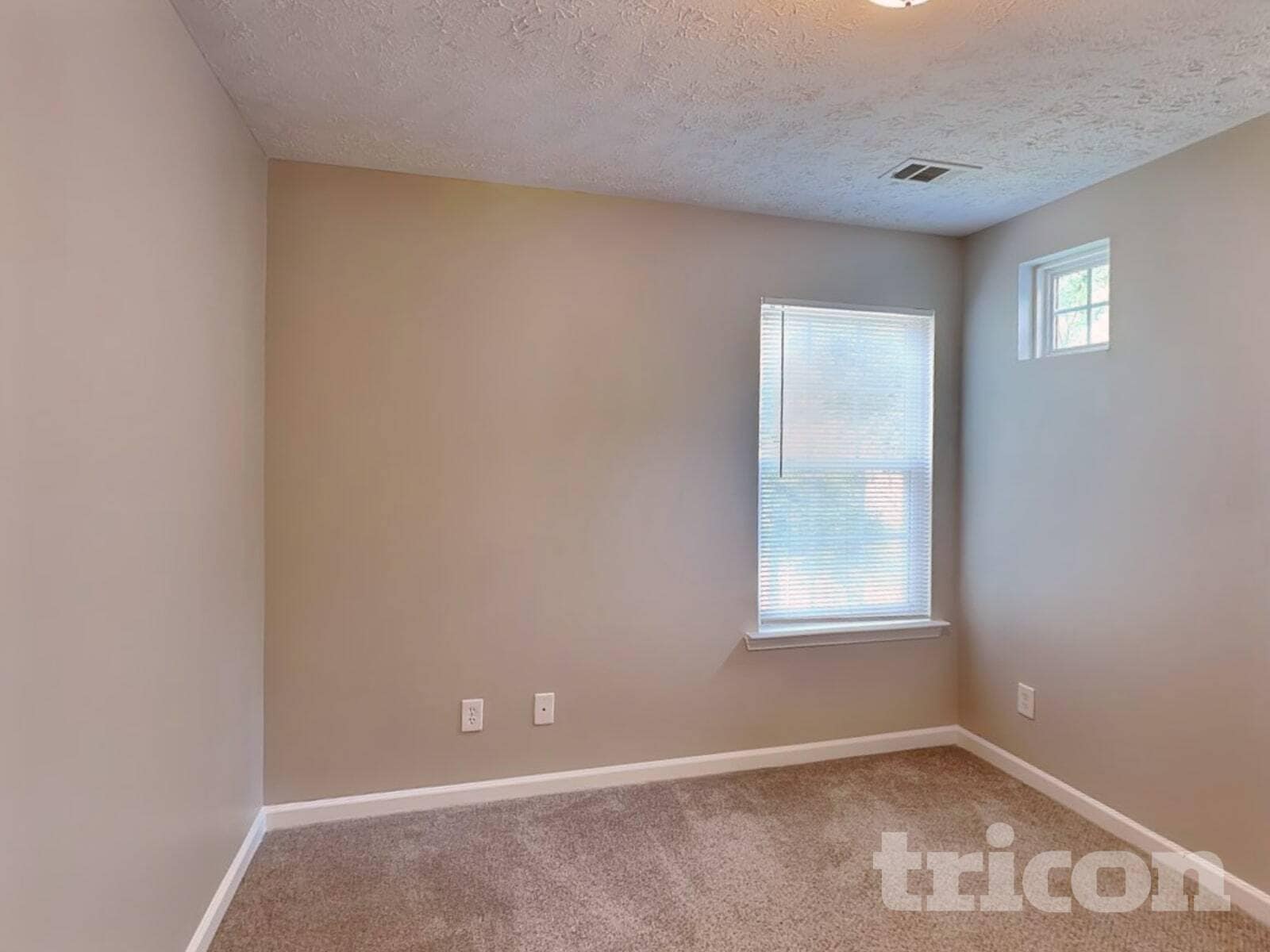 Building Photo - 129 Ilex Dr