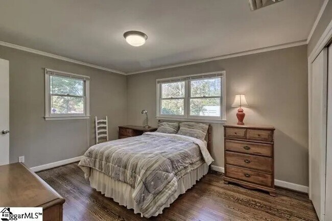 Building Photo - 414 Mapleton Dr