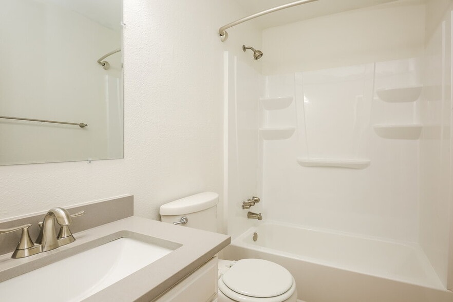 Building Photo - 2131 Trishia Ln