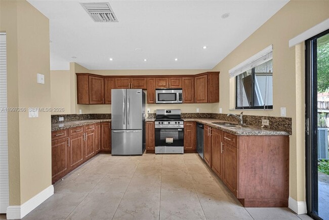 Building Photo - 4930 S University Dr