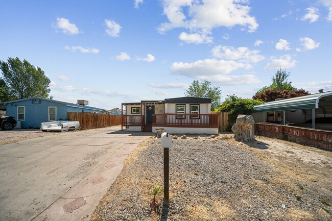 Building Photo - 562 Eastwood Dr
