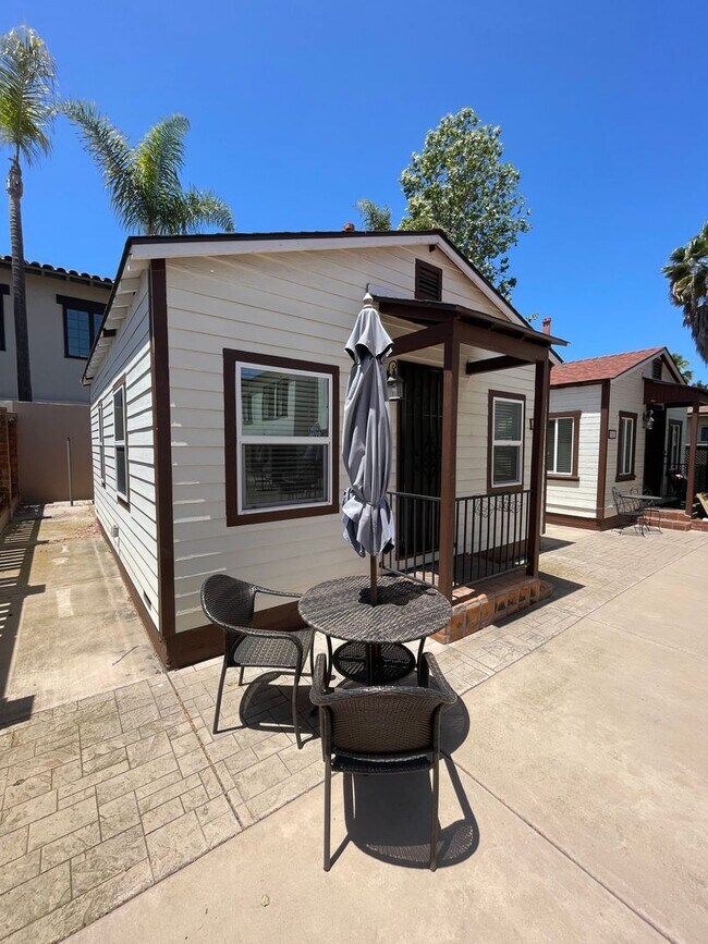 Building Photo - **CHARMING CASITA ** 1Bedroom / 1 Bath ava...