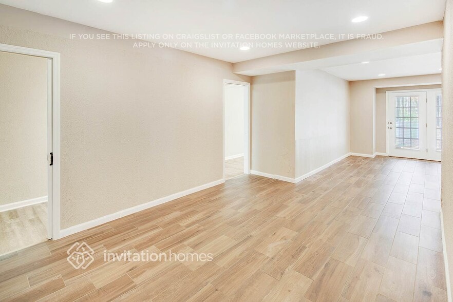 Building Photo - 9800 Fairlea Dr