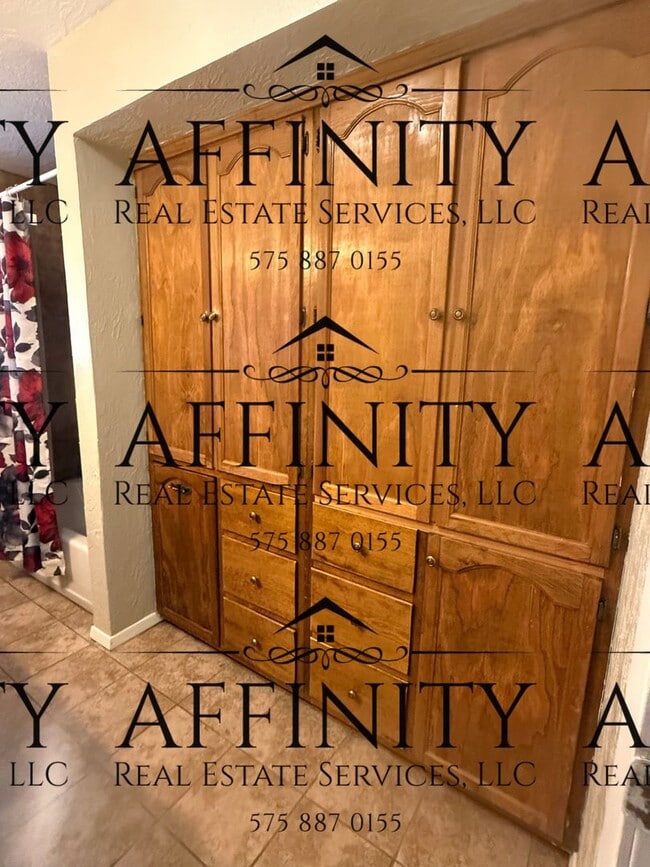 Building Photo - 3 bedroom home