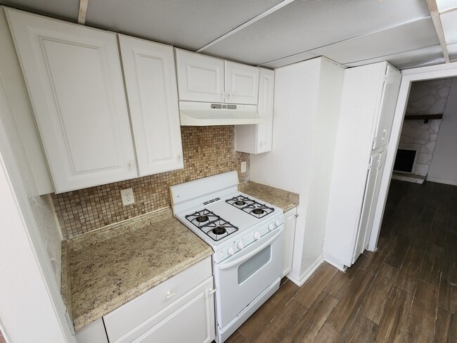 Building Photo - 6399 Baker Ct