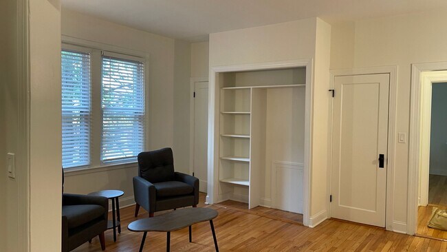Building Photo - Newly Remodeled 1-Bedroom, 1-Bathroom Near Johns Hopkins University