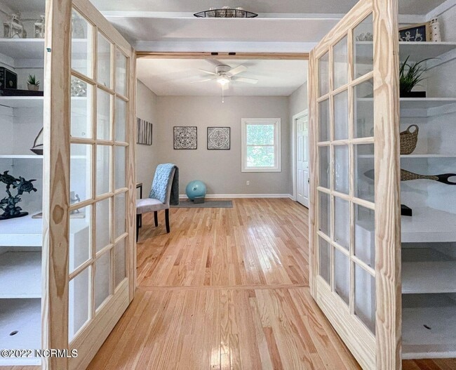 Building Photo - 806 Willbrook Cir