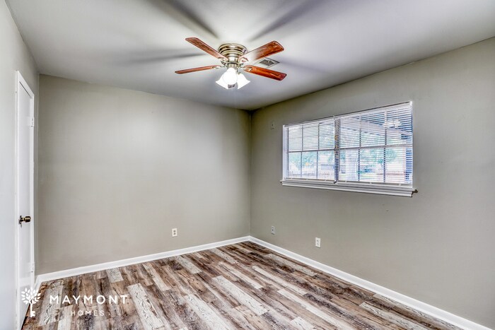 Building Photo - 1303 Bayou Dr