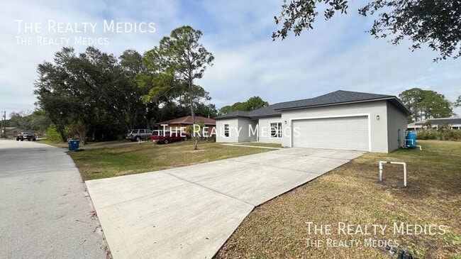 Building Photo - 1247 San Matio St