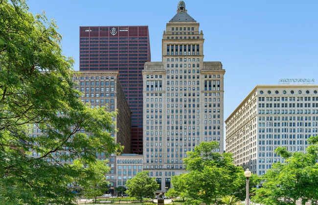 Primary Photo - 310 S Michigan Ave