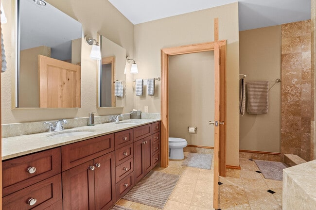 Building Photo - 1313 N Franklin Pl