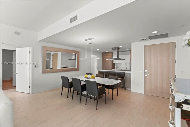 Building Photo - 350 Ocean Dr