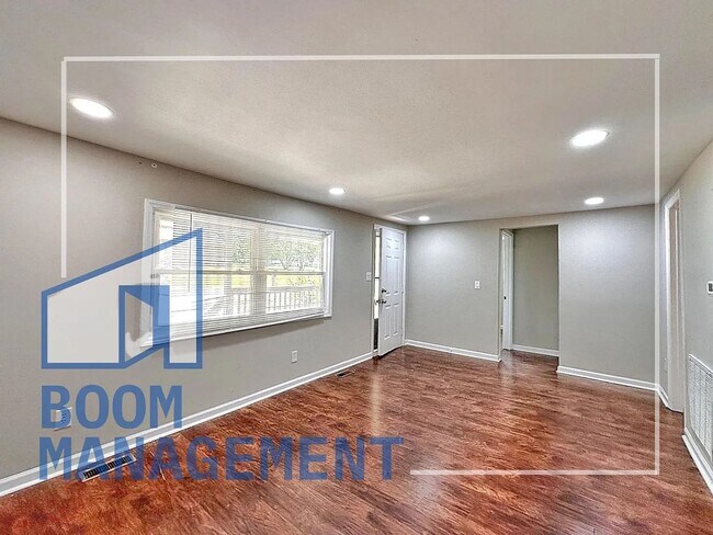 Building Photo - 200 Rencher St