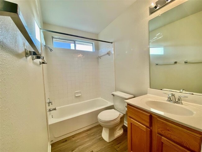 Building Photo - 196 Unity