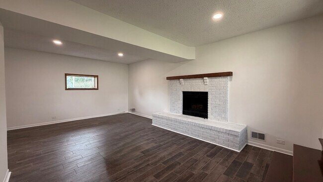 Building Photo - 23689 N Midlothian Rd