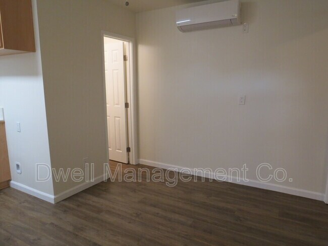 Building Photo - 4545 1/2 Upland St