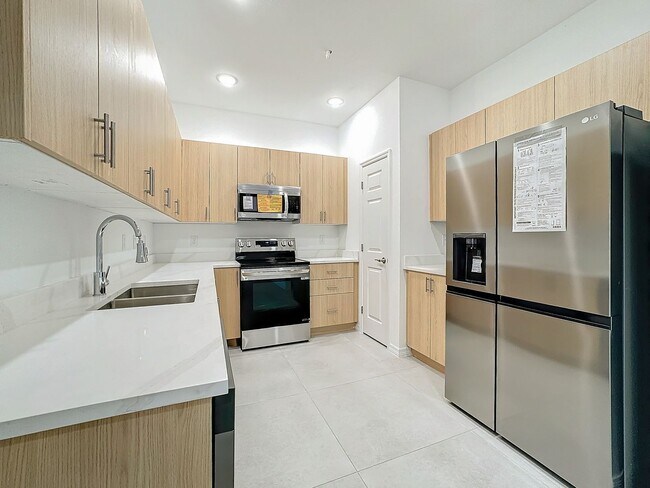 Building Photo - Townhouse For Lease in Saint Cloud