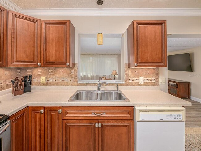 Building Photo - 907 Hillside Terrace