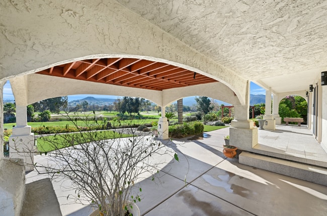 Building Photo - Gorgeous 3BD/3BA Home on a Golf-Course with Expansive Mountain Views! $5,000/mo