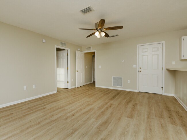 Building Photo - 6377 NW 109th Pl