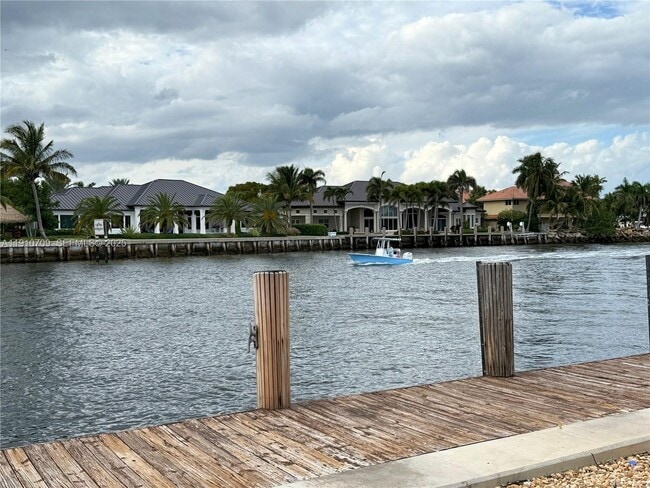 Building Photo - 1705 N Riverside Dr