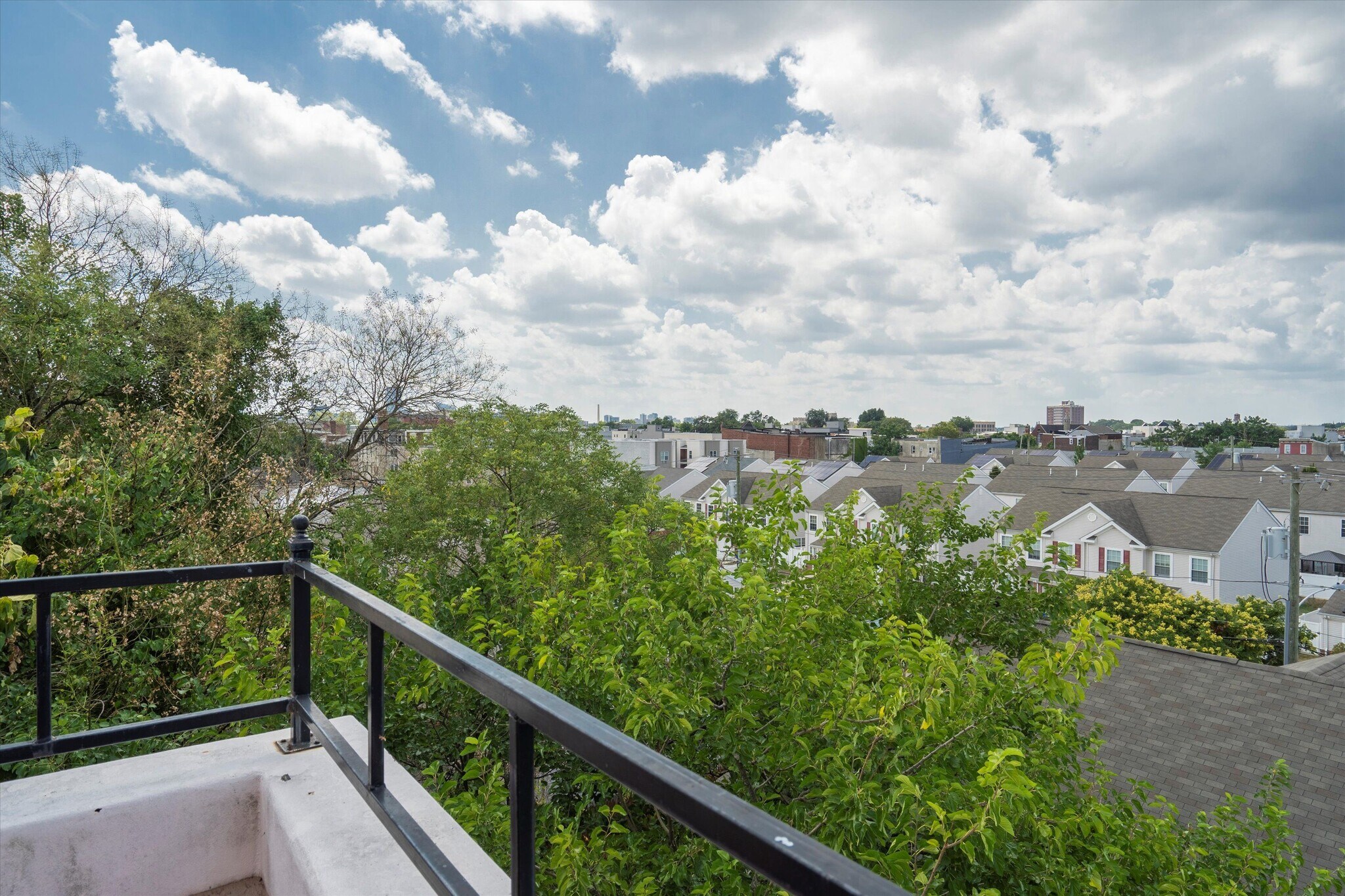 Building Photo - 1832 W Montgomery Ave