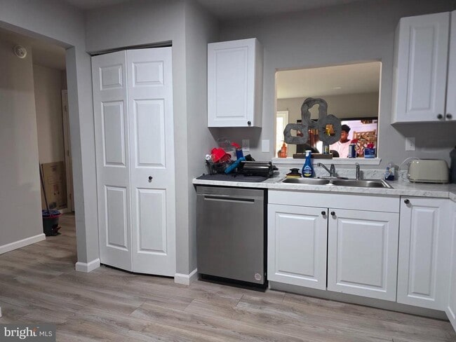 Building Photo - 236 Green Blade Dr